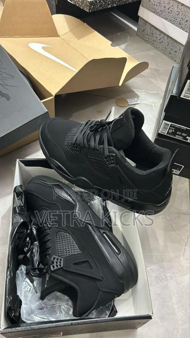 Air Jordan 4 Sneakers - thumbnail 3