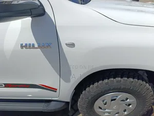 Toyota Hilux Revo Single Cab Deisel 2.8 AWD 2018 Pearl