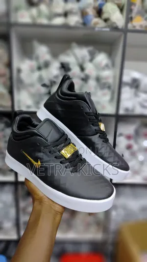 Nike Tiempo Sneakers