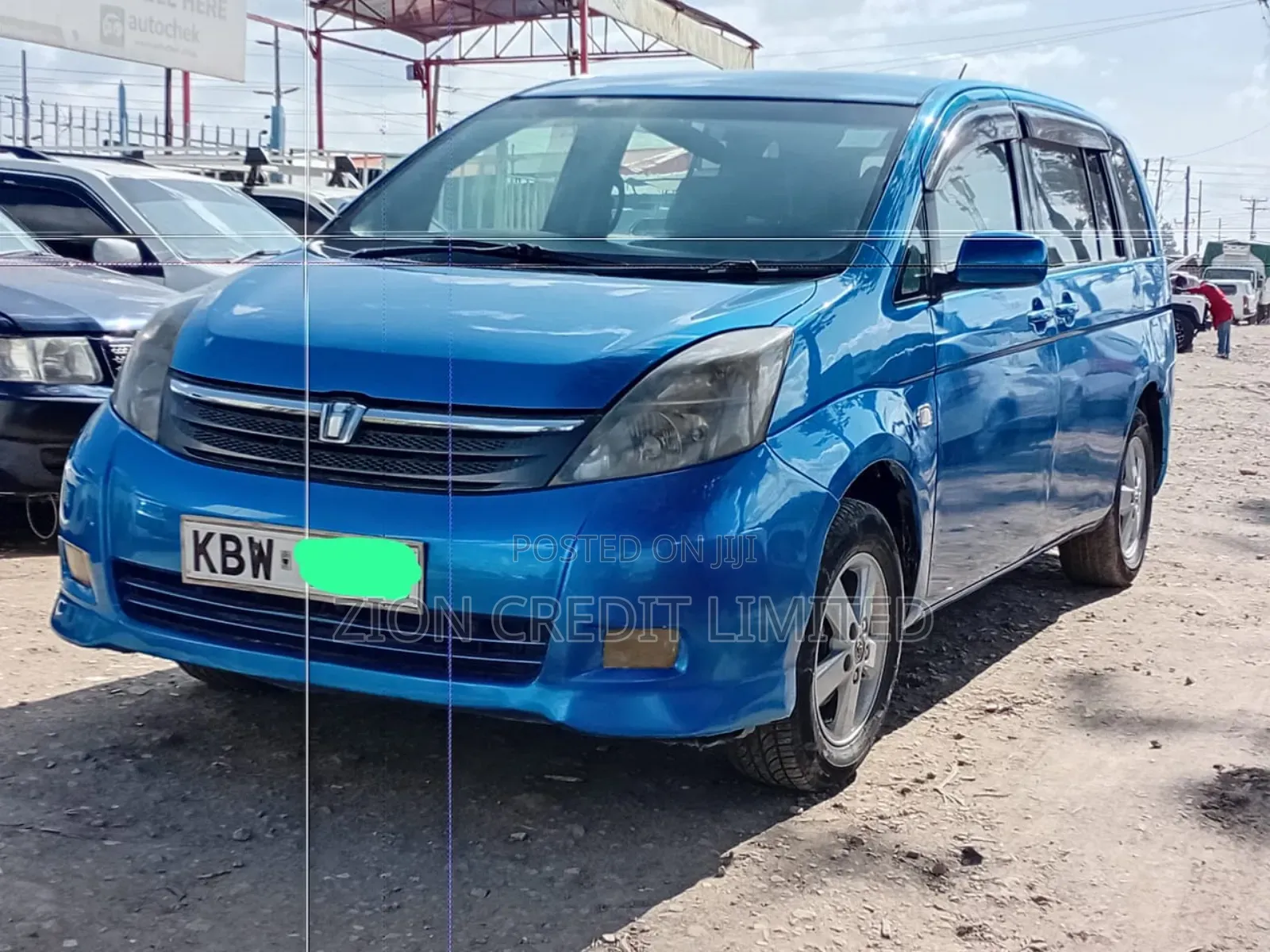 Toyota ISIS 2007 Blue