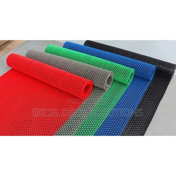 Affordable Anti-Slip S Mat – Strong Grip, Stylish Finish - thumbnail 2