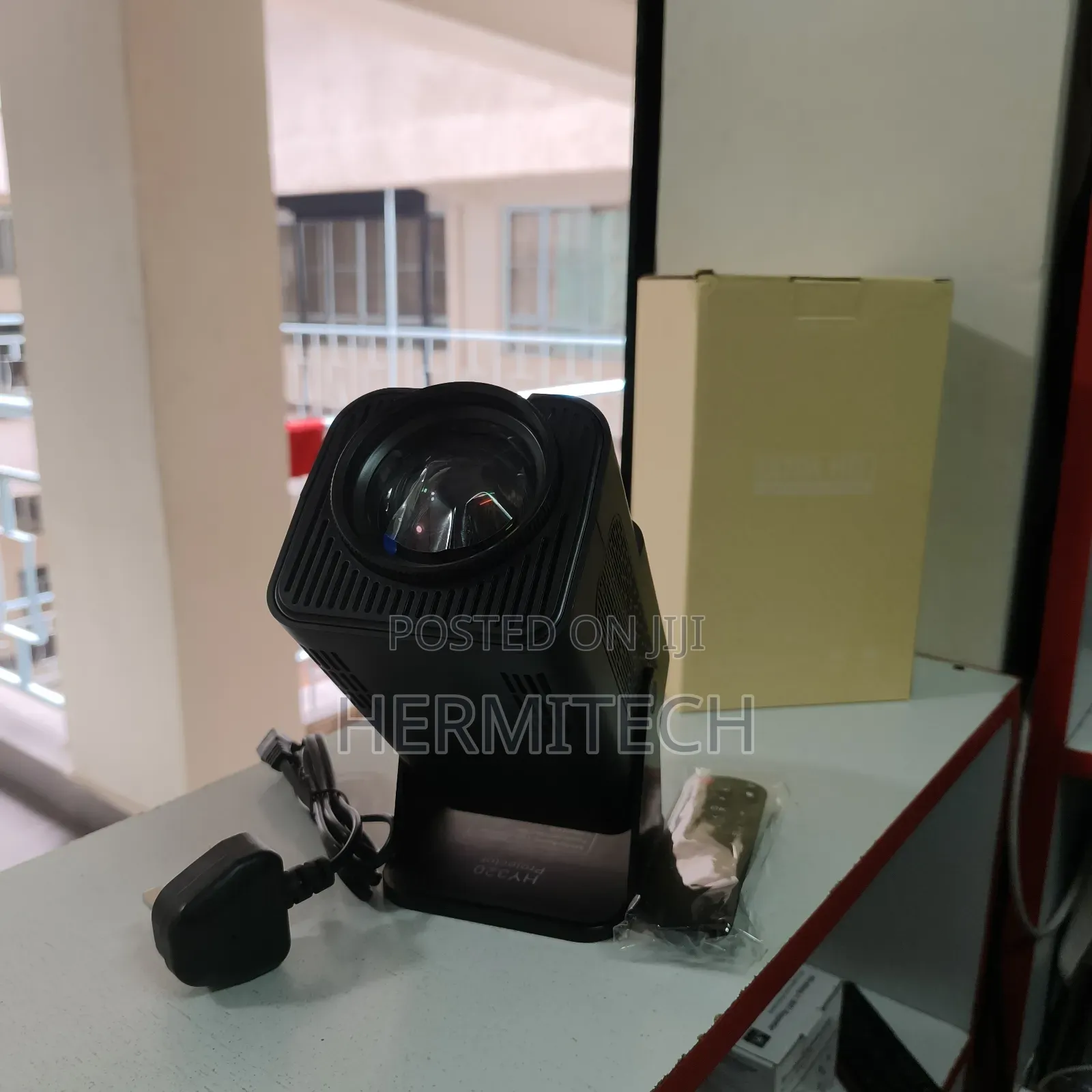 Hy320 Portable Projector 200 Inches Maximum Display LCD Projector