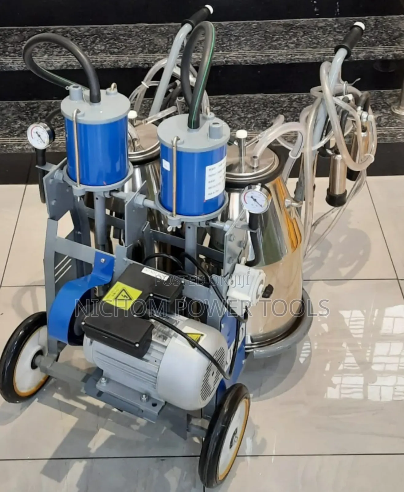 Electric Milking Machine/Double Barrel Cow Milking Machine
