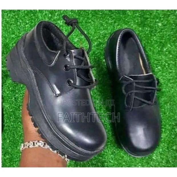 Durable Quality Leather School Shoes - thumbnail 3