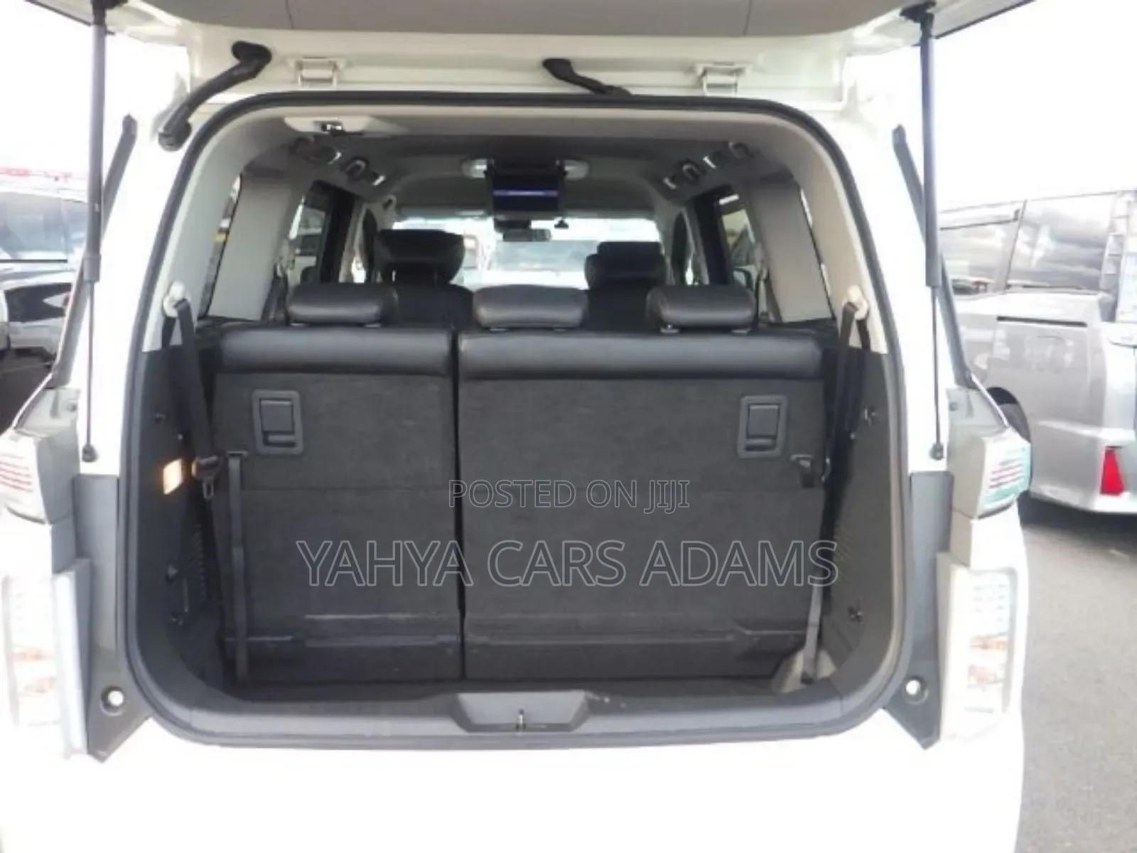 Nissan Elgrand 2019 White