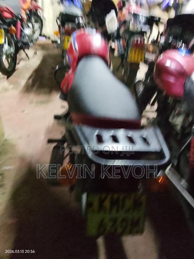 Bajaj Boxer 125 2021 Red - main view