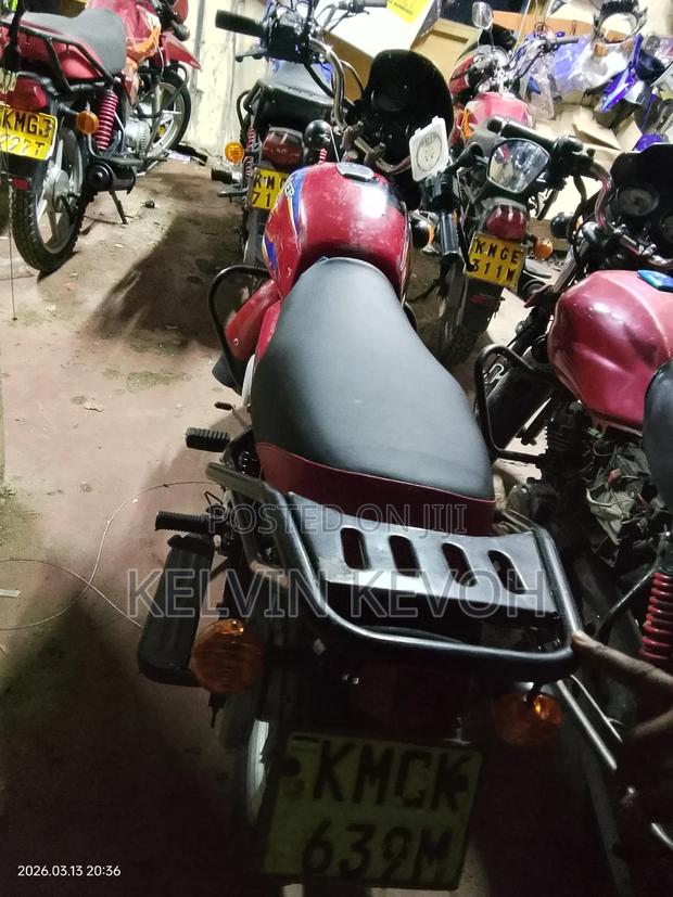 Bajaj Boxer 125 2021 Red - thumbnail 3