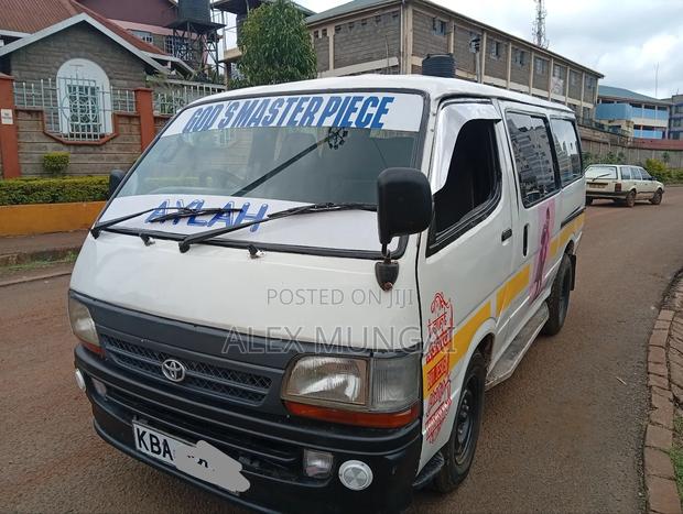 Toyota HiAce 2000 White - thumbnail 3