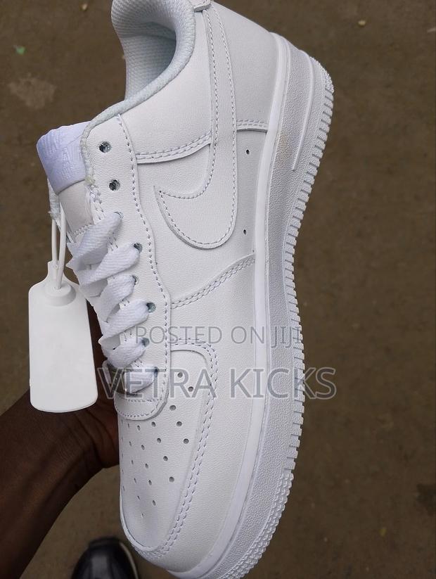 Nike Air Force 1 All White - thumbnail 3