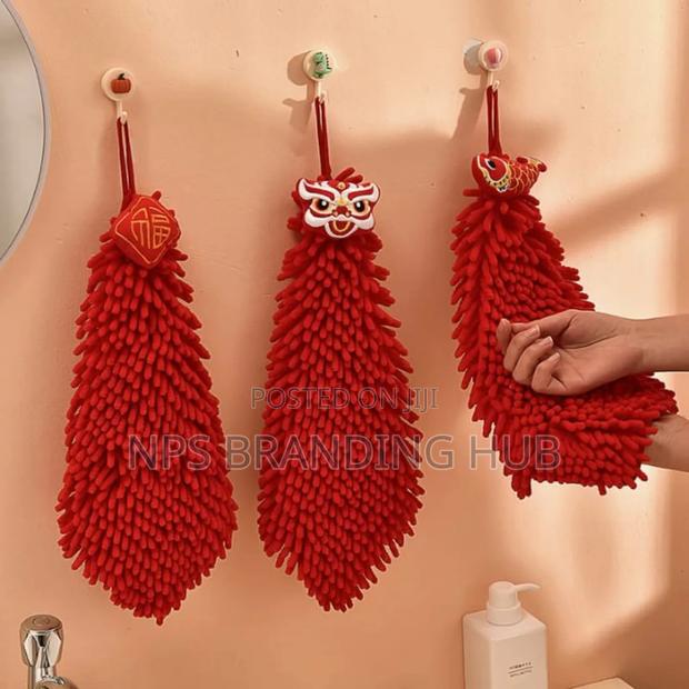 Red Chenille Hand Towels 27cm X 27cm Zn - main view
