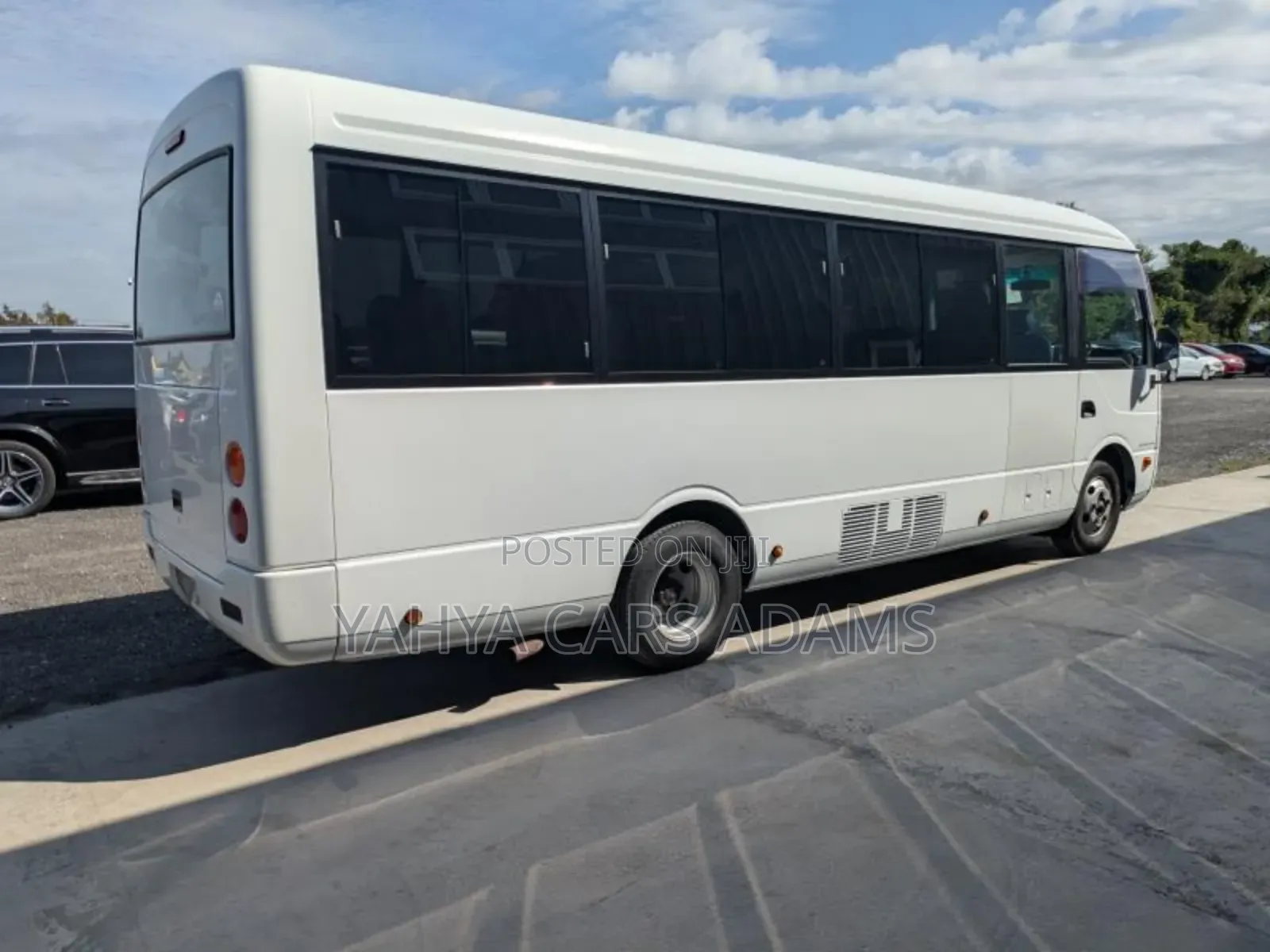 Mitsubishi Fuso Rosa 2019 White