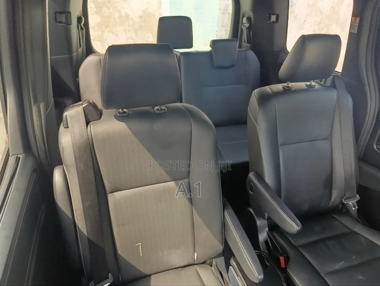 Toyota Esquire 2.0 FWD (7 seater) 2018 Black