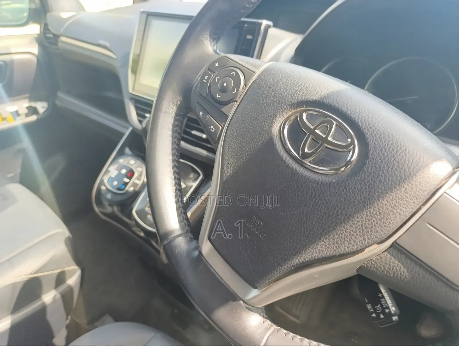 Toyota Esquire 2.0 FWD (7 seater) 2018 Black