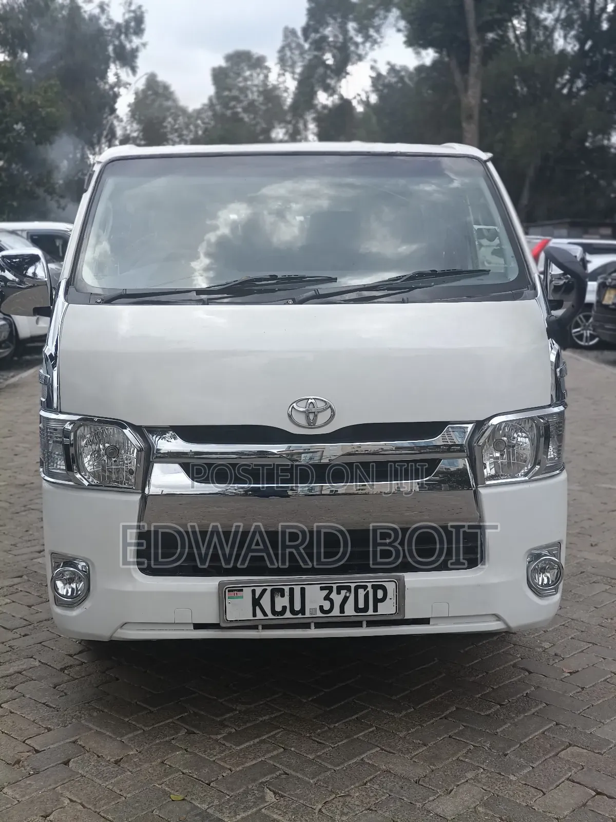 Toyota HiAce 2012 Black