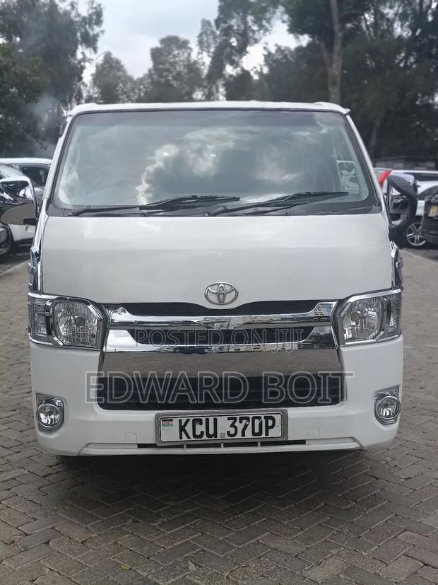 Toyota HiAce 2012 Black