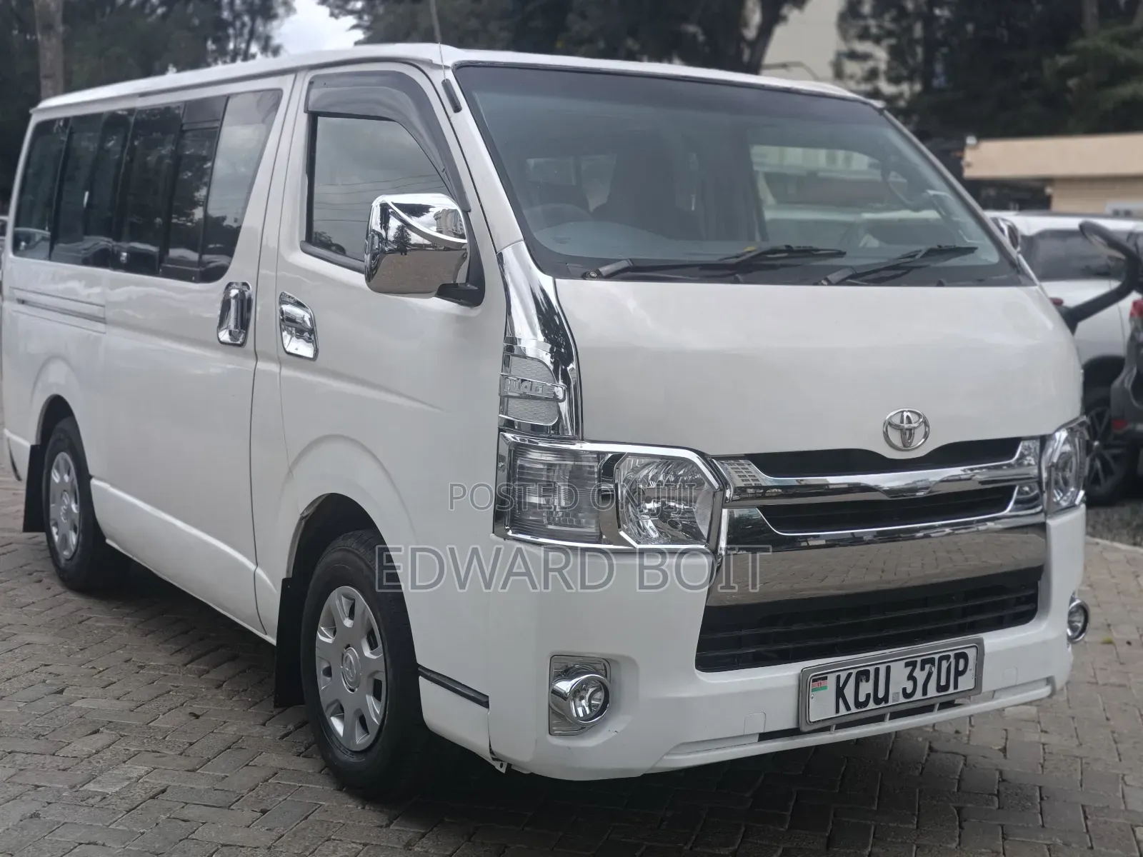 Toyota HiAce 2012 Black