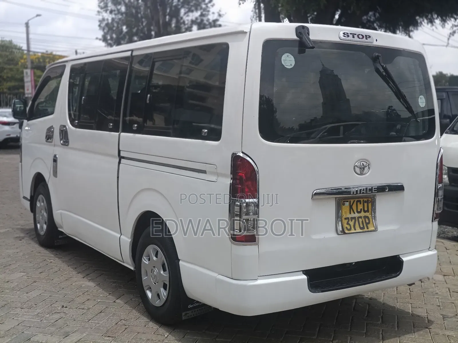 Toyota HiAce 2012 Black