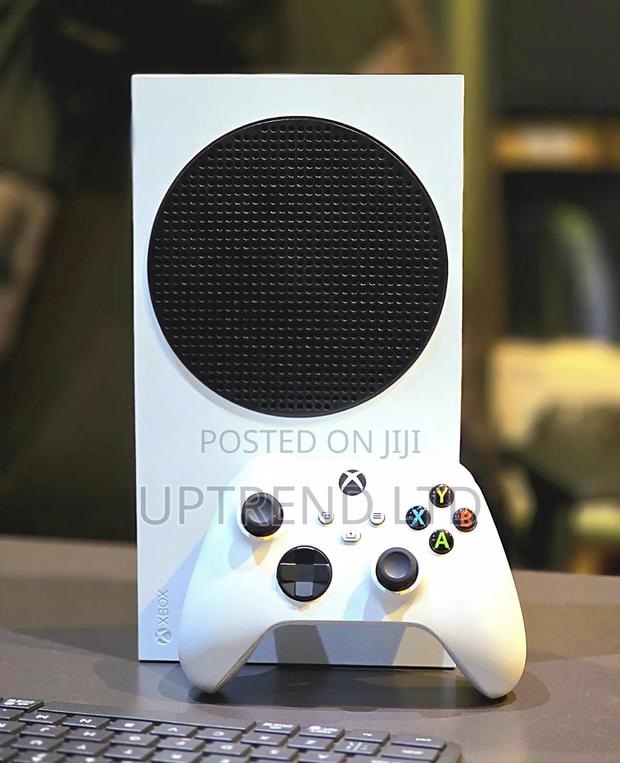 Ex Japan Xbox Series S - main view