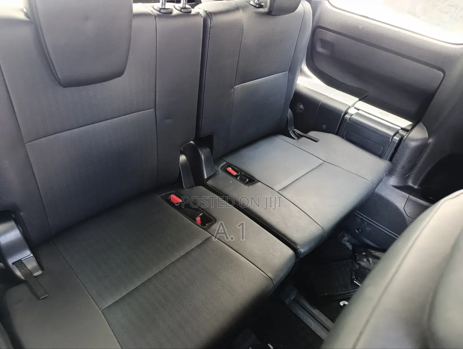 Toyota Esquire 1.8 FWD Hybrid (7 seater) 2018 White