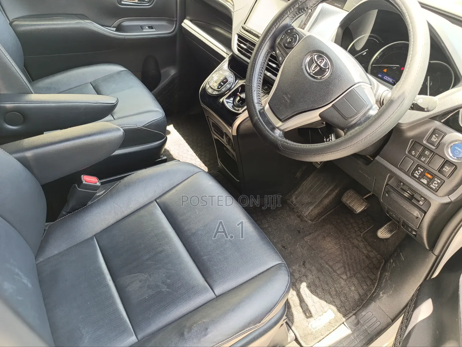 Toyota Esquire 1.8 FWD Hybrid (7 seater) 2018 White