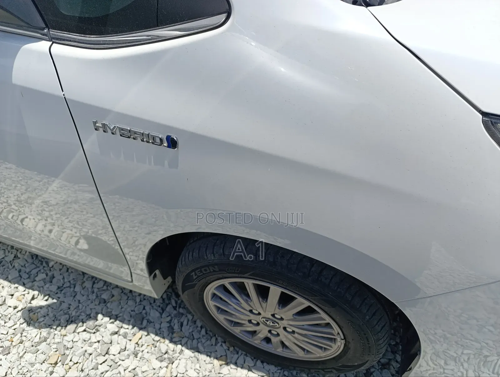 Toyota Esquire 1.8 FWD Hybrid (7 seater) 2018 White