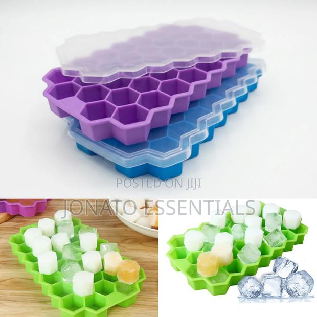 Silicone Honeycomb Ice Cube Tray With Lid - 37 Cells Mini Ice Maker