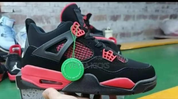 Air Jordan 4 Retro Red Thunder - main view