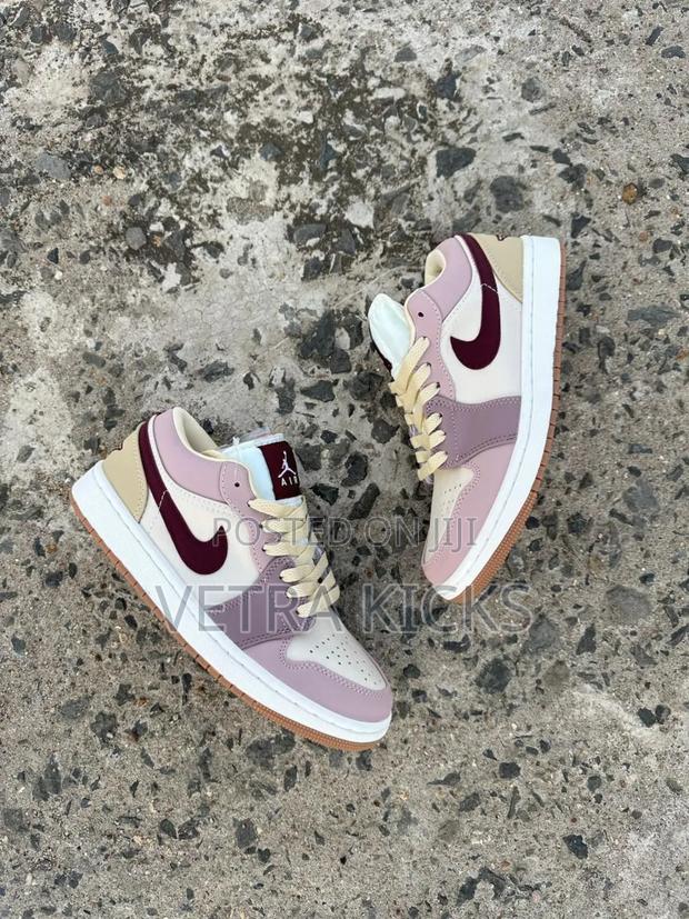 Air Jordan 1 Low Cut Leather Sneakers