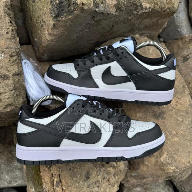 Jordan 1 Low Sb Dunks Rose Whisper/ Black Panda - thumbnail 3