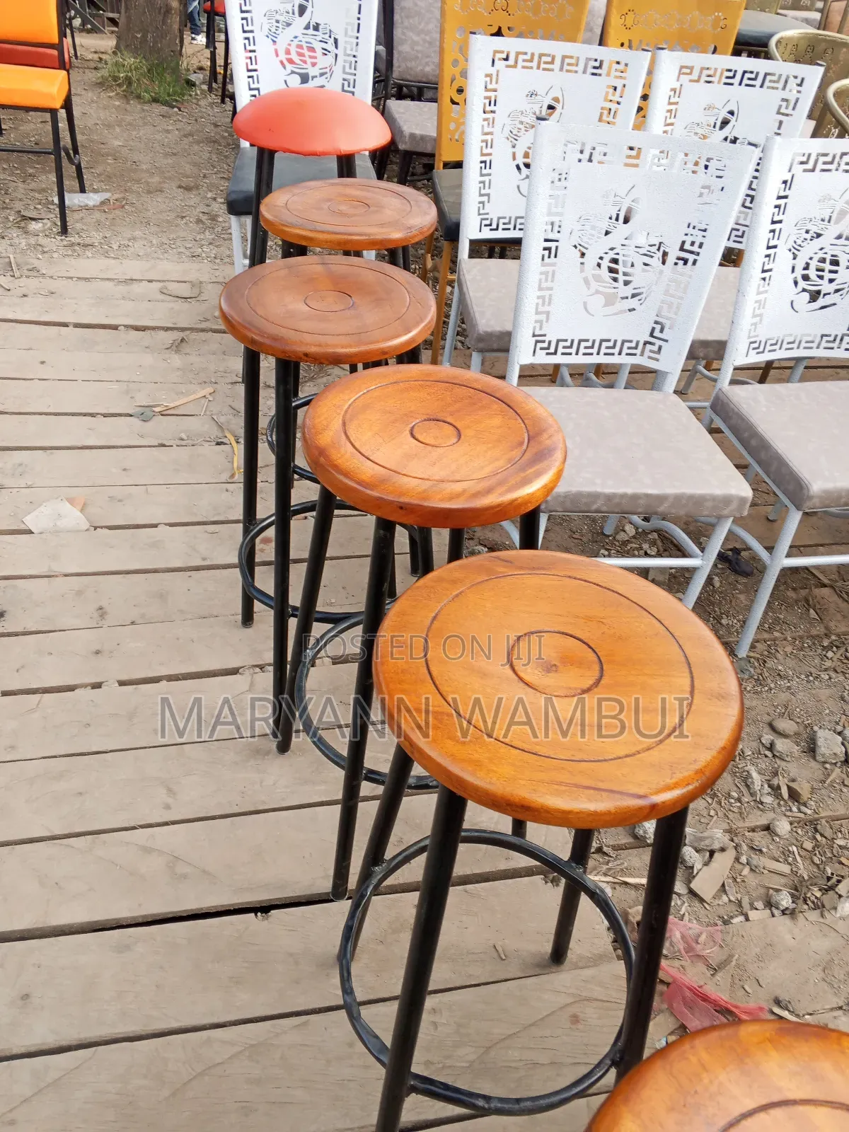 Round Mahogany Stools for Club,Lab and Hotel
