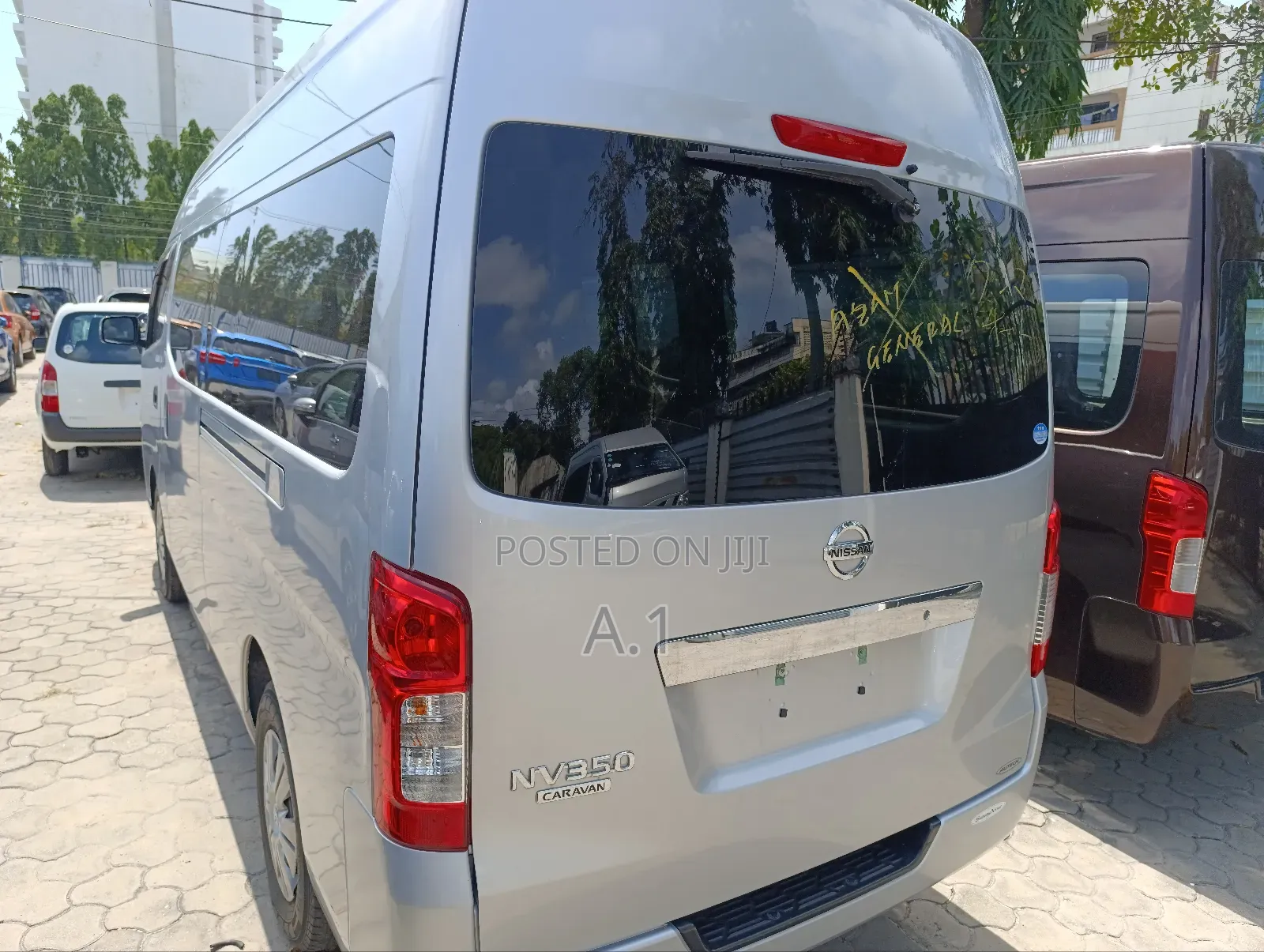 Nissan Caravan (Urvan) 2018 Silver