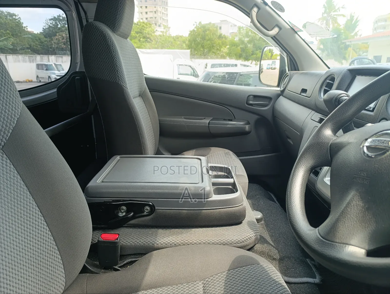 Nissan Caravan (Urvan) 2018 Silver