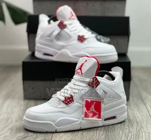 Air Jordan 4 All White