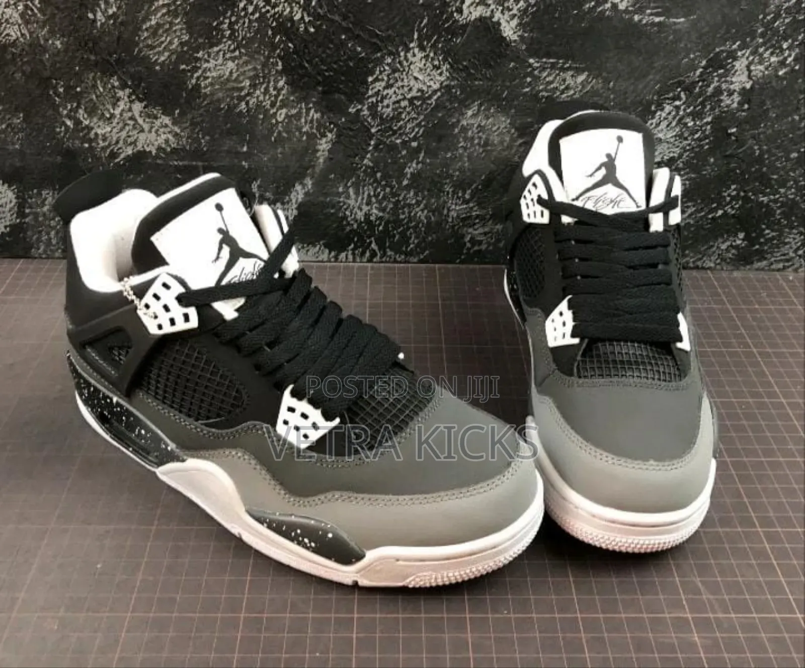 Air Jordan 4 All White