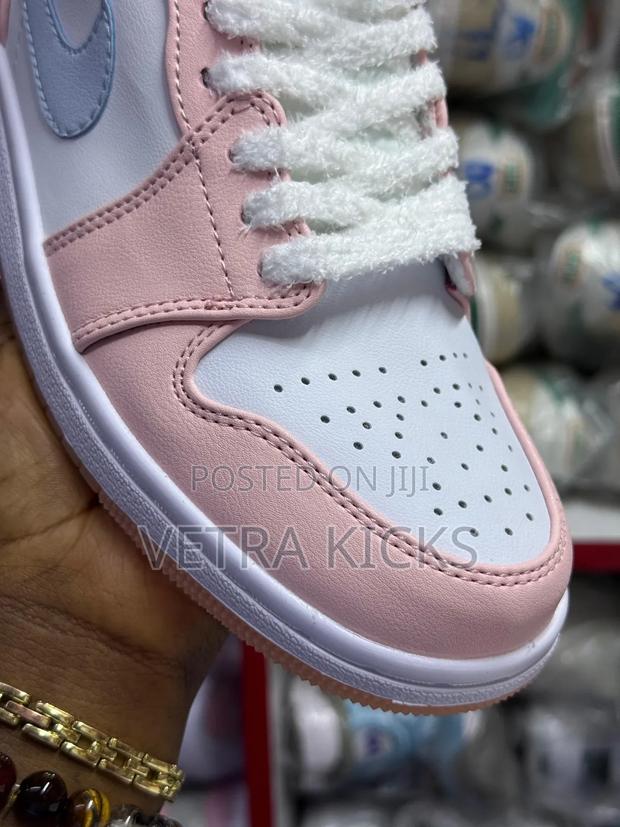 Jordan 1 Low Cut Paw Print