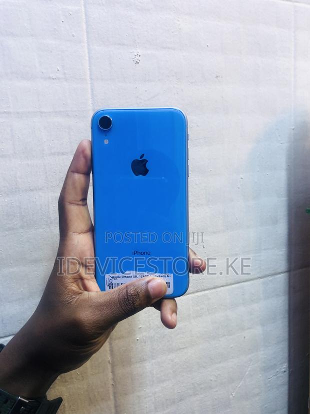 Apple iPhone XR 128 GB Blue - main view