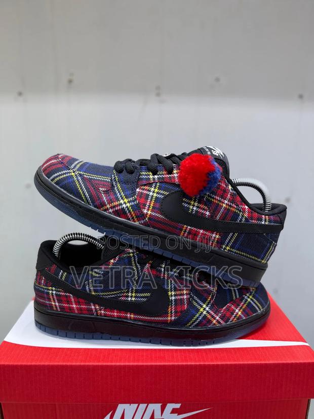 Nike Sb ×Nardwuar Low Dunk  - thumbnail 2