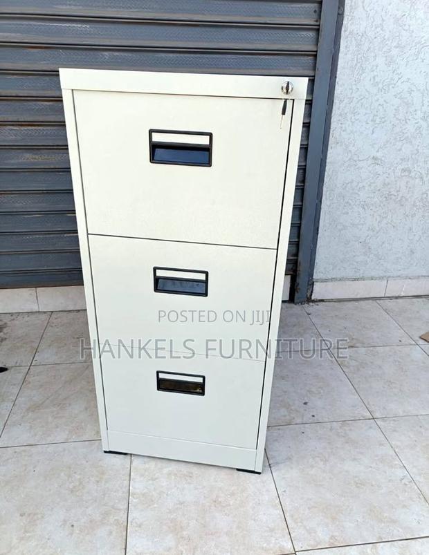 3-Drawer Metal Filing Cabinet – Secure Office Storage