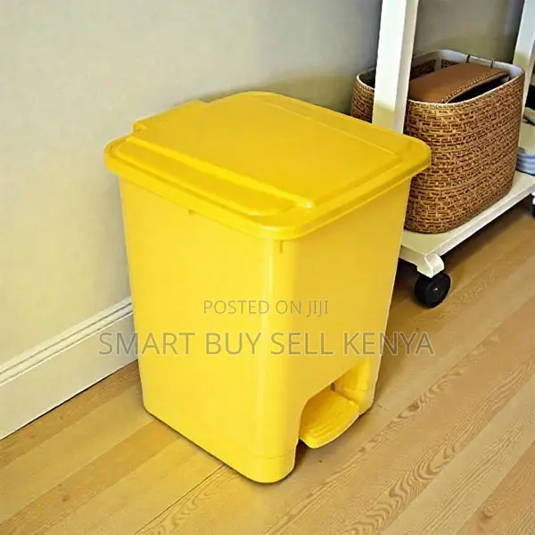 Durable 30 Litres Step Pedal Dust Bin With Hard Plastic for Clinics