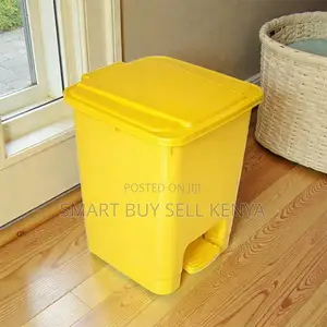 30 Litres Plastic Step Pedal Garbage Bin for Hotels and Restaurants