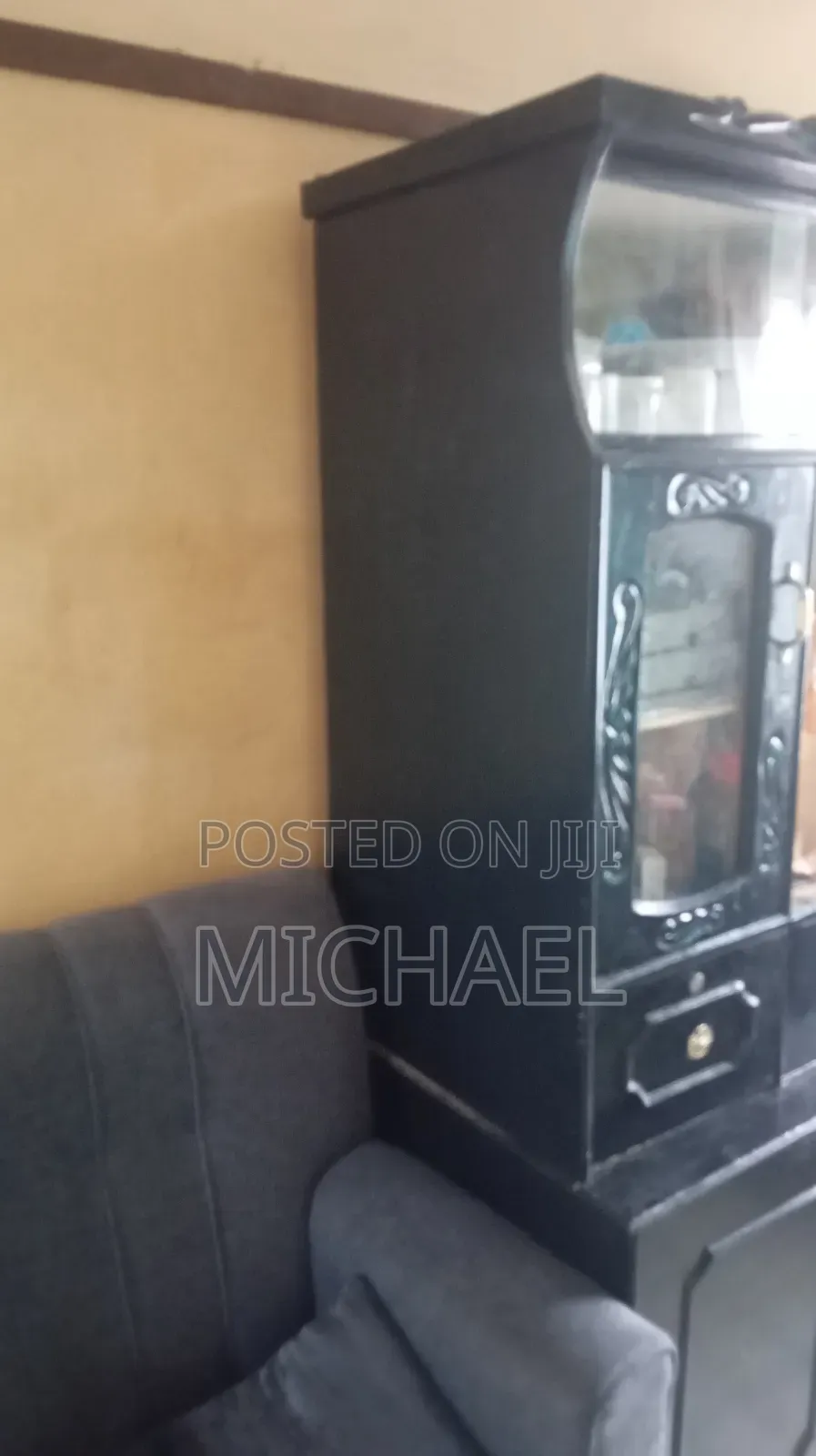 Wall Unit for Utensils Storage