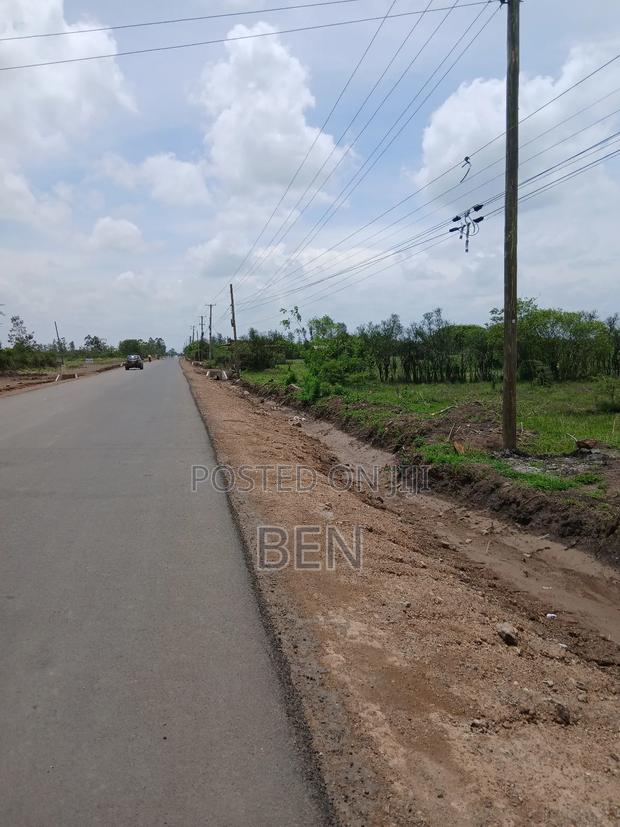 1⁄4 Acre for Sale Jujafarm Touching Tarmac Road