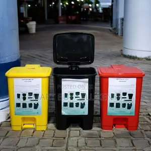 30 Litres Hard Plastic Step Pedal Garbage Dust Bin With Compact Design