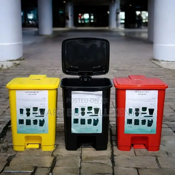 High Durability 30 Litres Step Pedal Waste Dust Bin for Medical Use