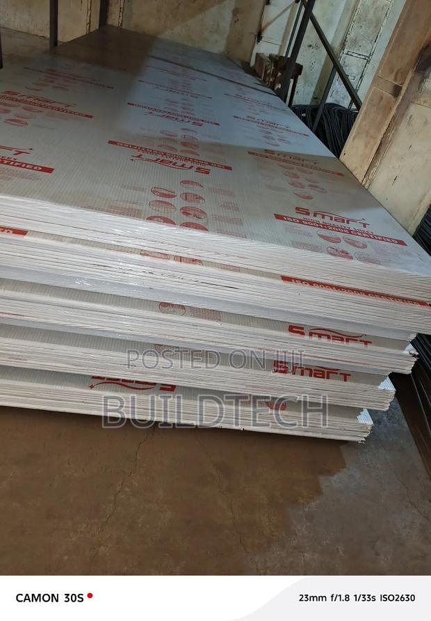 8mm Clear Polycarbonate Sheet – High Transparency Strength - thumbnail 3