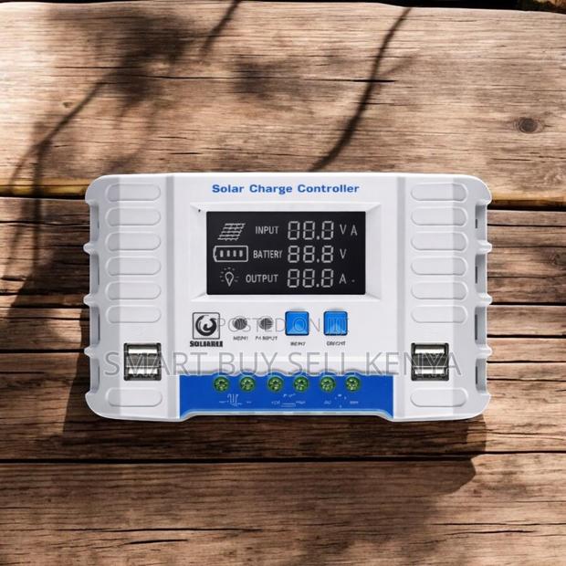 High Durability Long Life 12v/24v 20a PWM Solar Controller