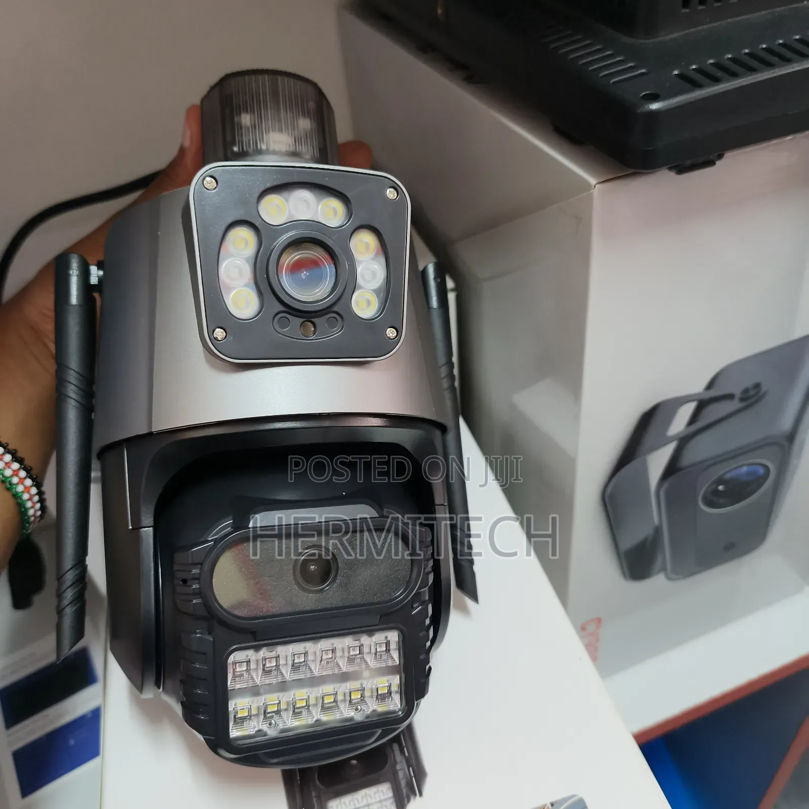 High Definition Dual Lens 4g Electric Model Surveillance Camera