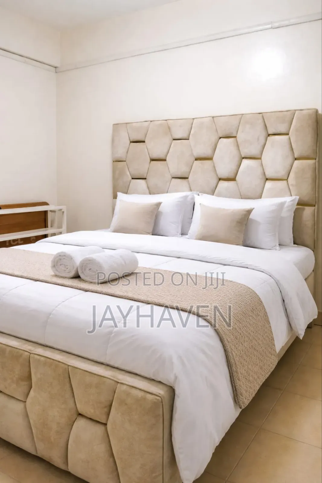 Short Stay One Bedroom Airbnb in Donholm