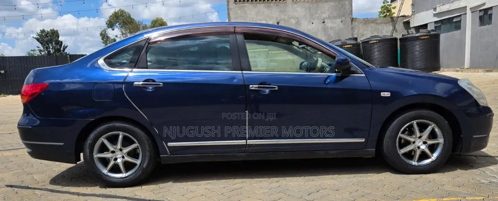 Nissan Bluebird 2011 Blue