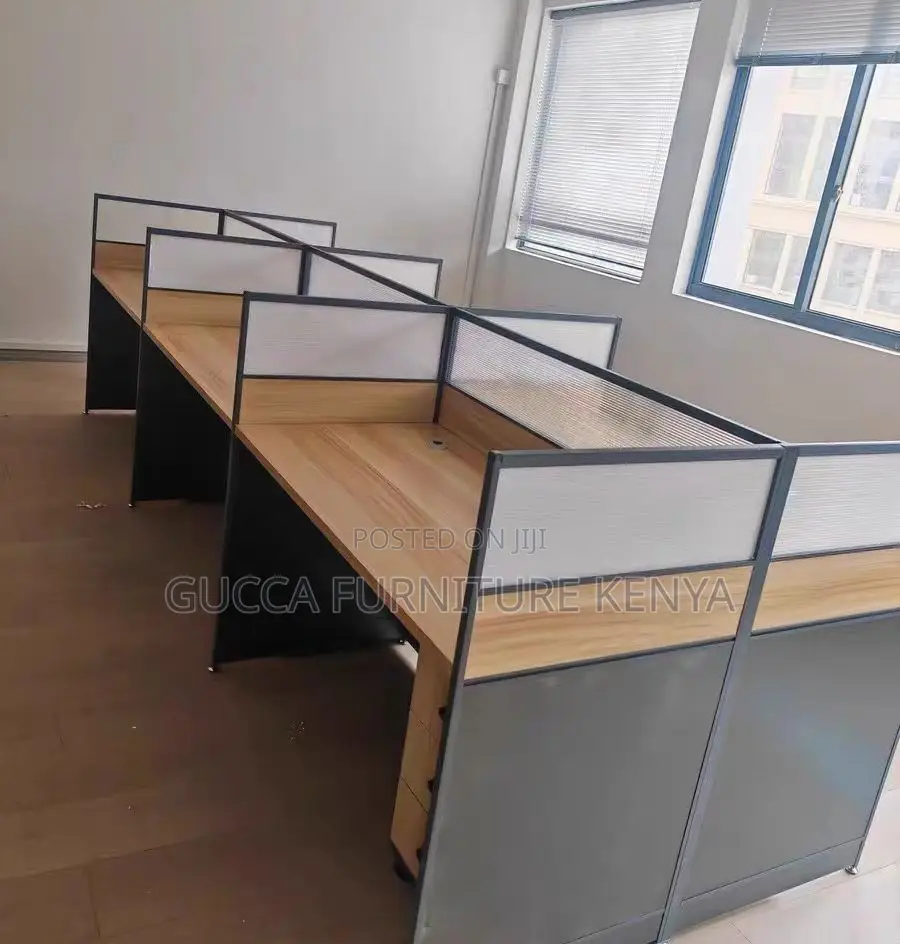 4-seater Brown Office Modular Workstation